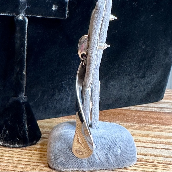 Crown TRIFARI - Silvertone Dangle Pierced Linear Abstract Earrings MCM - Picture 6 of 6